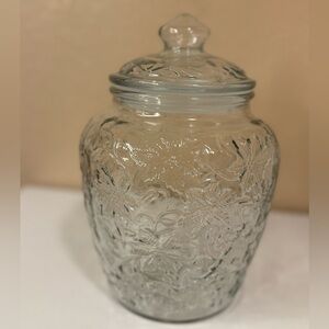 Vintage Princess House Fantasia
Medium 8.25” Poinsettia Flower Design Glass